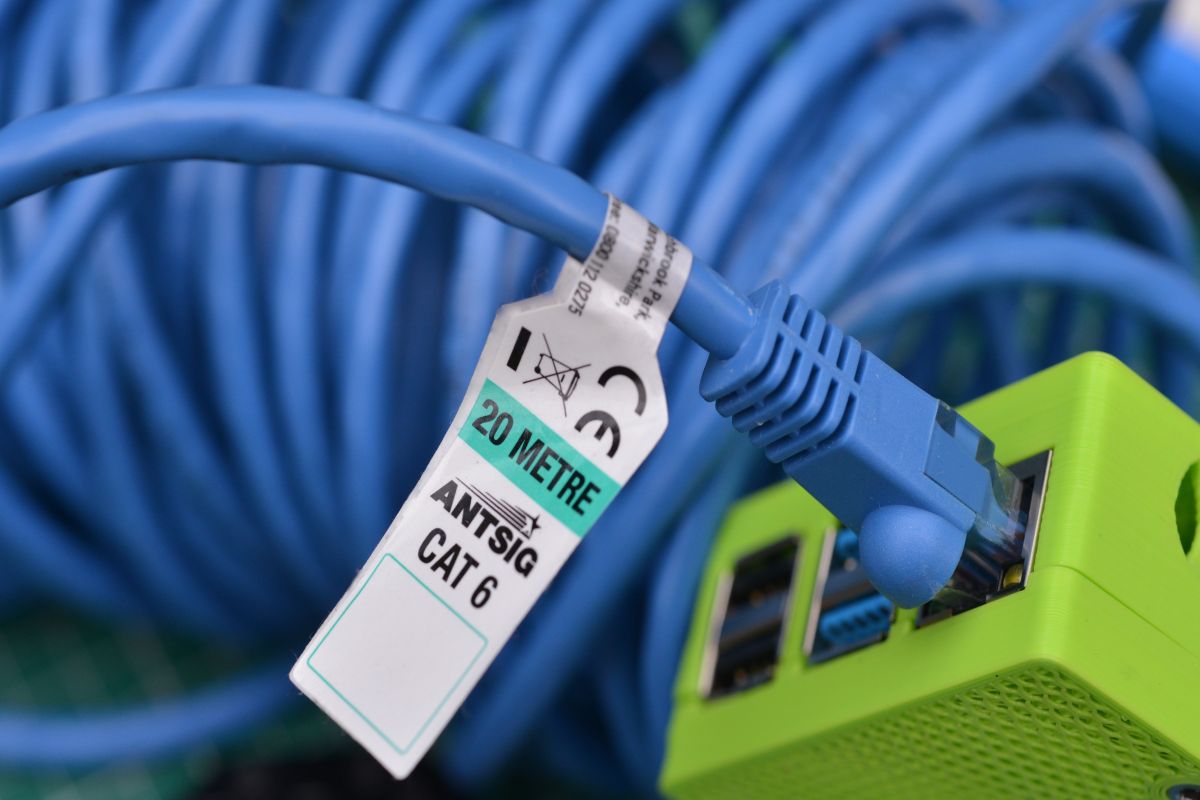Czym jest kabel sieciowy i jaki wybrać?